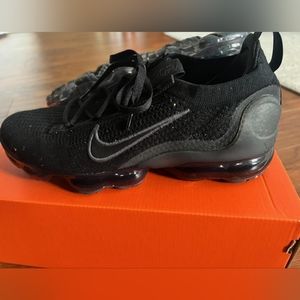 Black Nike Air Vapormax 2021 Size 9.5